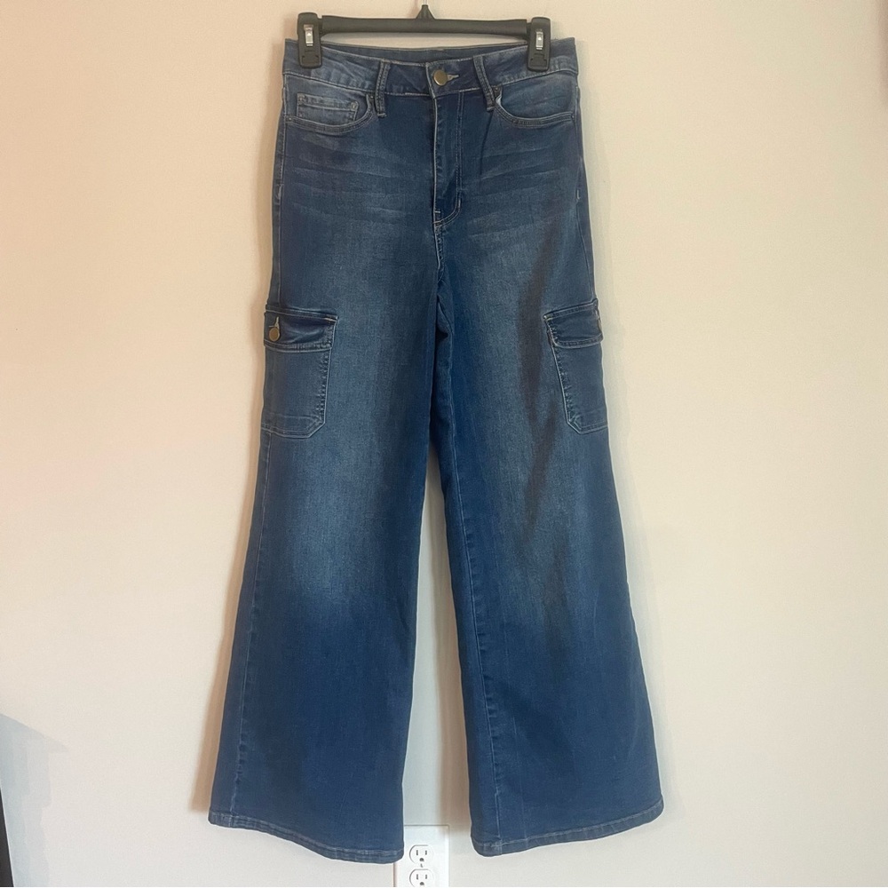 Fashion Nova Wide Leg Cargo Pocket Jeans Size 7